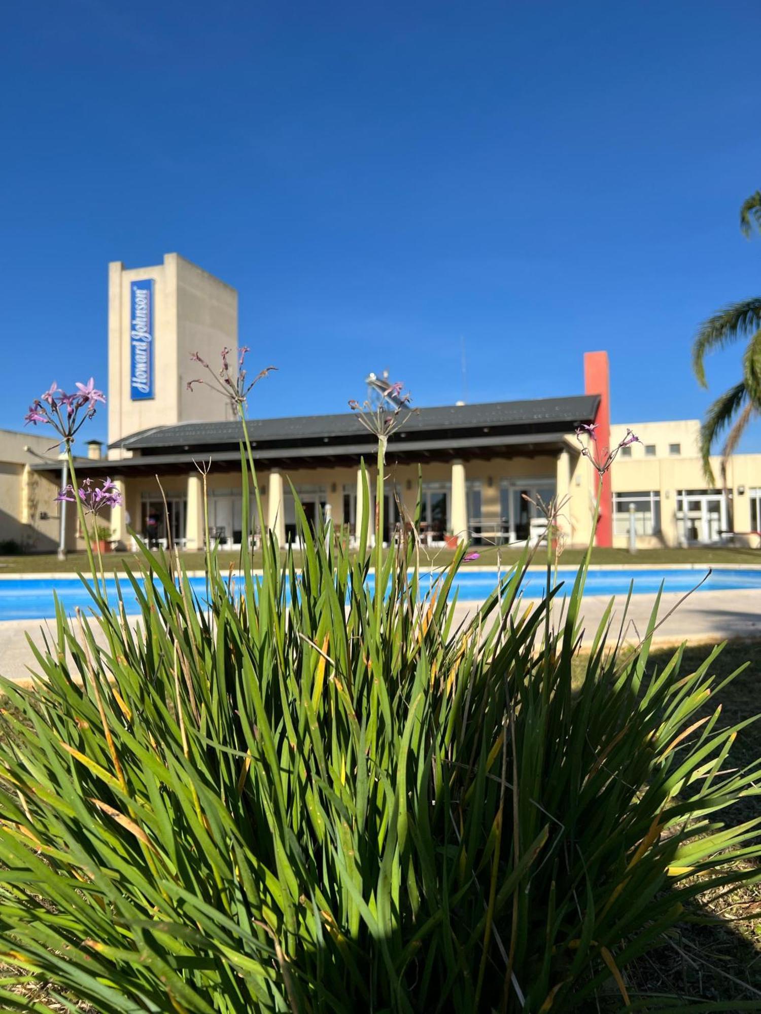 Howard Johnson Inn Rosario De La Frontera Zewnętrze zdjęcie