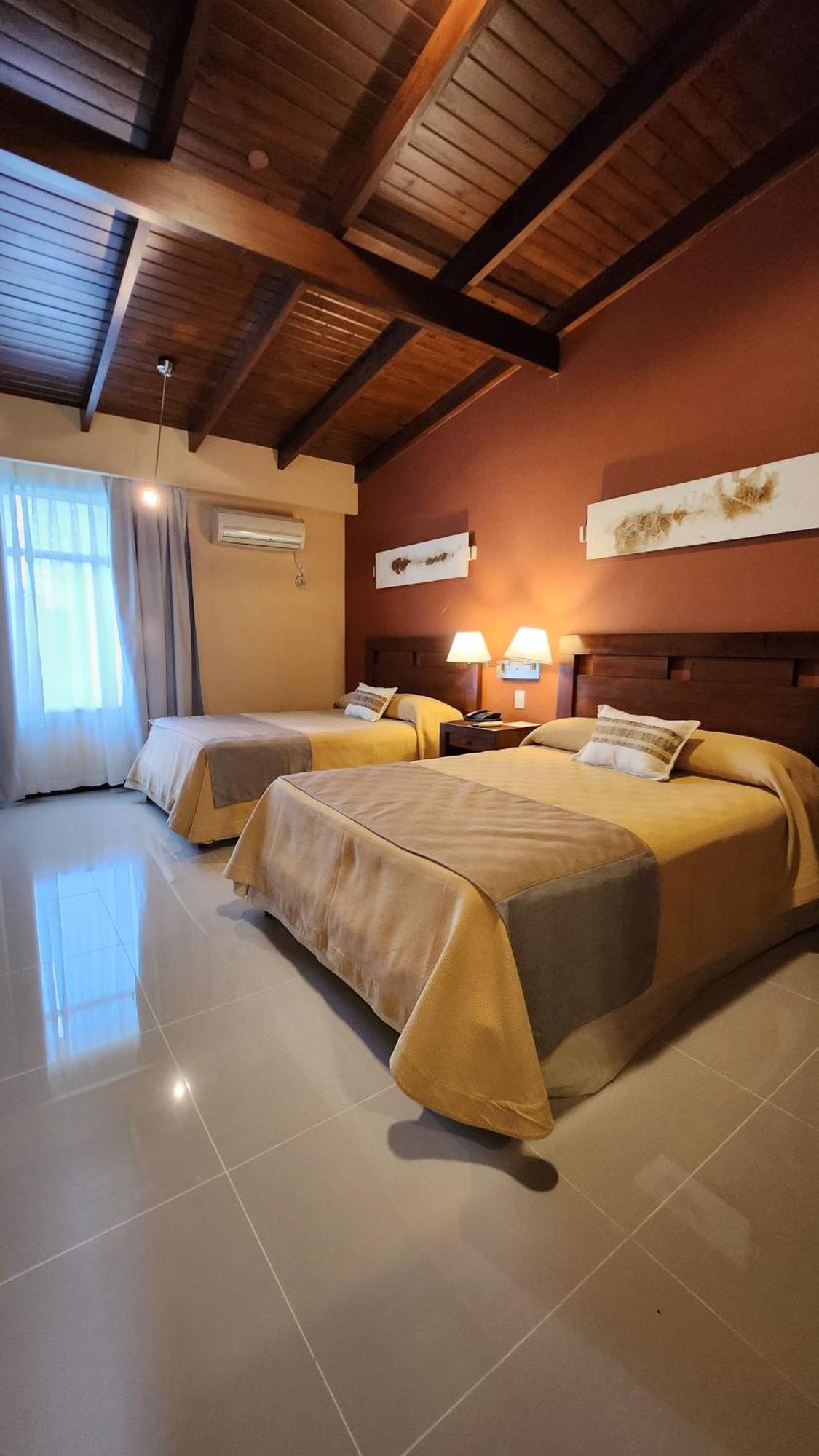 Howard Johnson Inn Rosario De La Frontera Zewnętrze zdjęcie