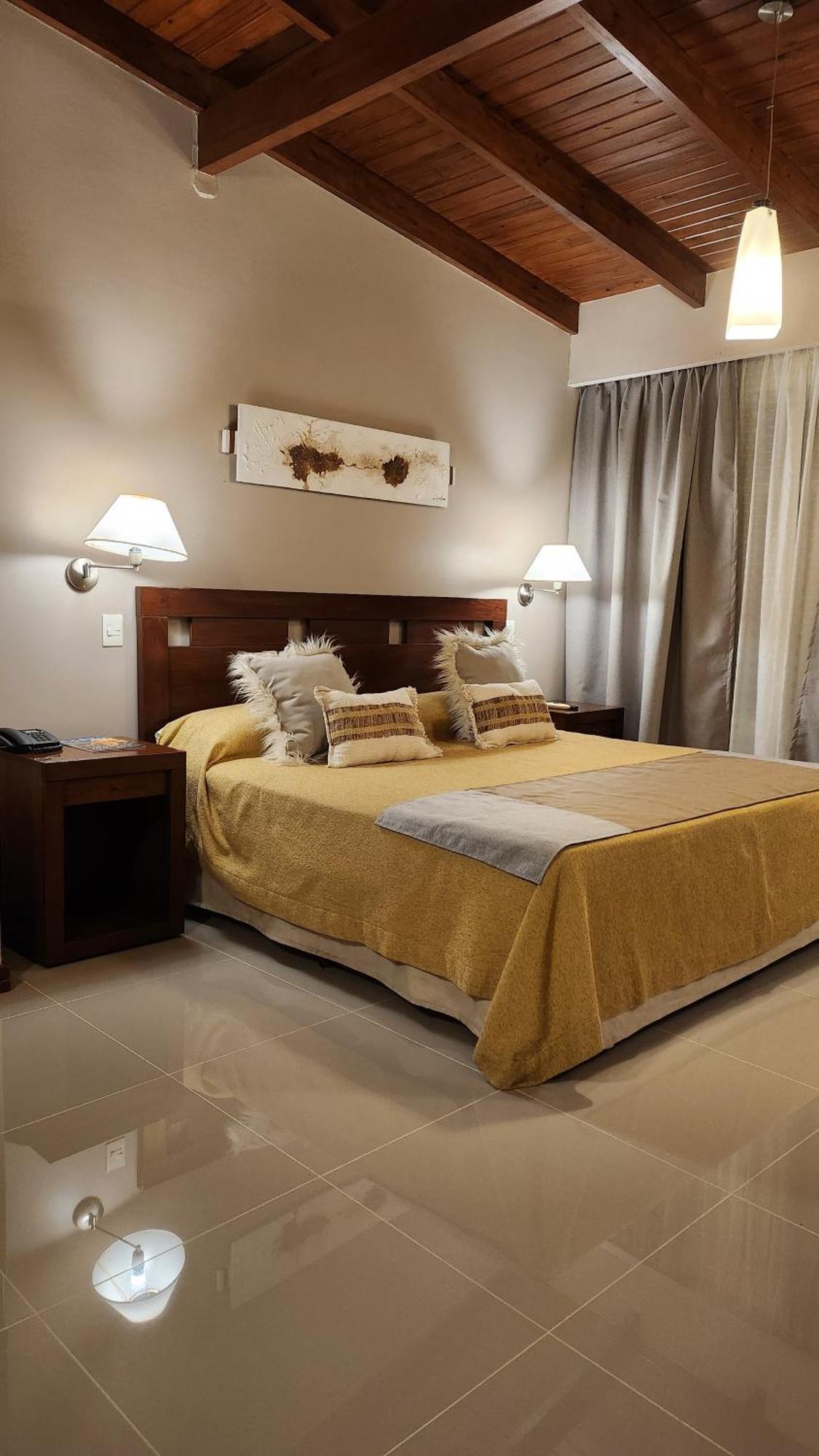 Howard Johnson Inn Rosario De La Frontera Zewnętrze zdjęcie