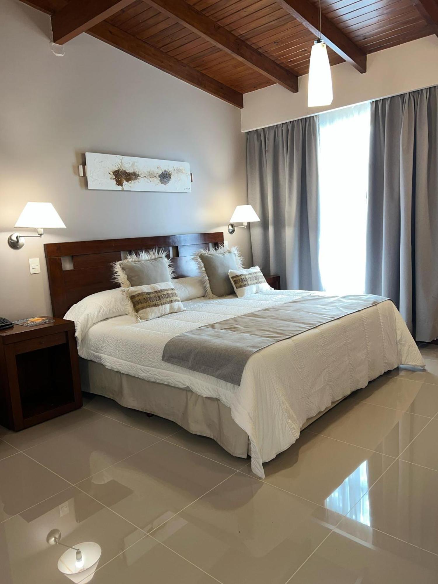 Howard Johnson Inn Rosario De La Frontera Zewnętrze zdjęcie