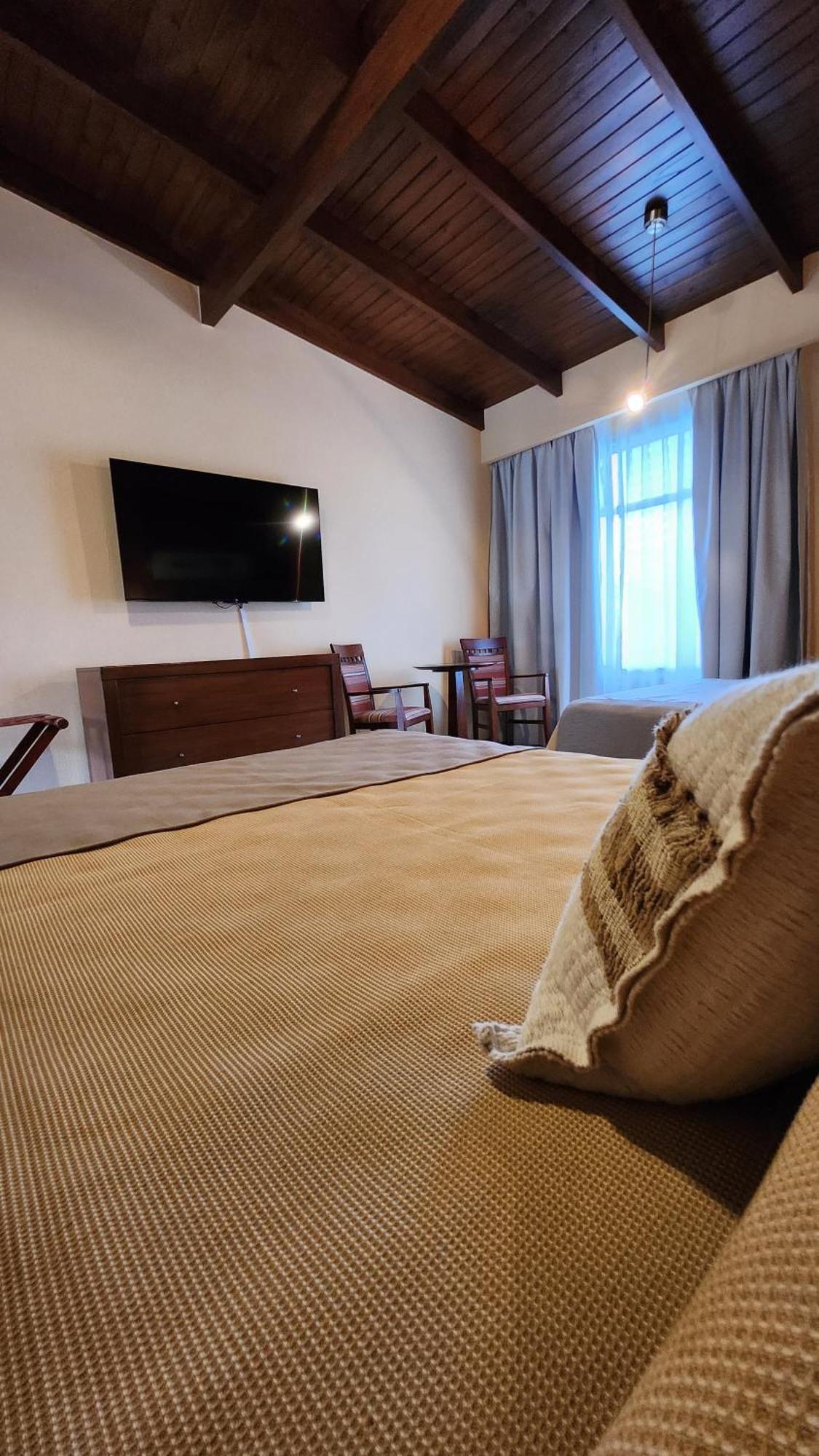 Howard Johnson Inn Rosario De La Frontera Zewnętrze zdjęcie