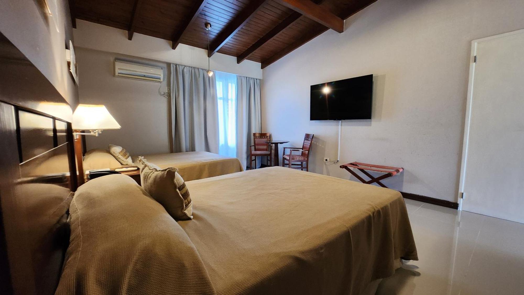 Howard Johnson Inn Rosario De La Frontera Zewnętrze zdjęcie
