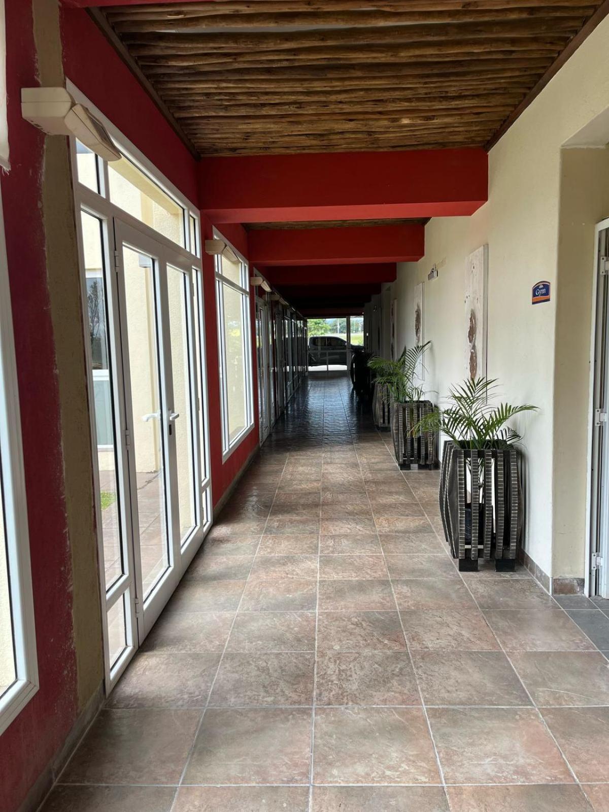 Howard Johnson Inn Rosario De La Frontera Zewnętrze zdjęcie