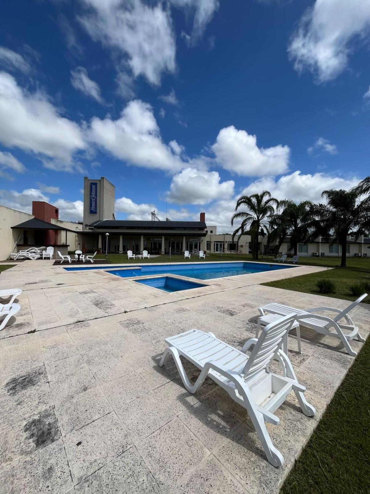 Howard Johnson Inn Rosario De La Frontera Zewnętrze zdjęcie