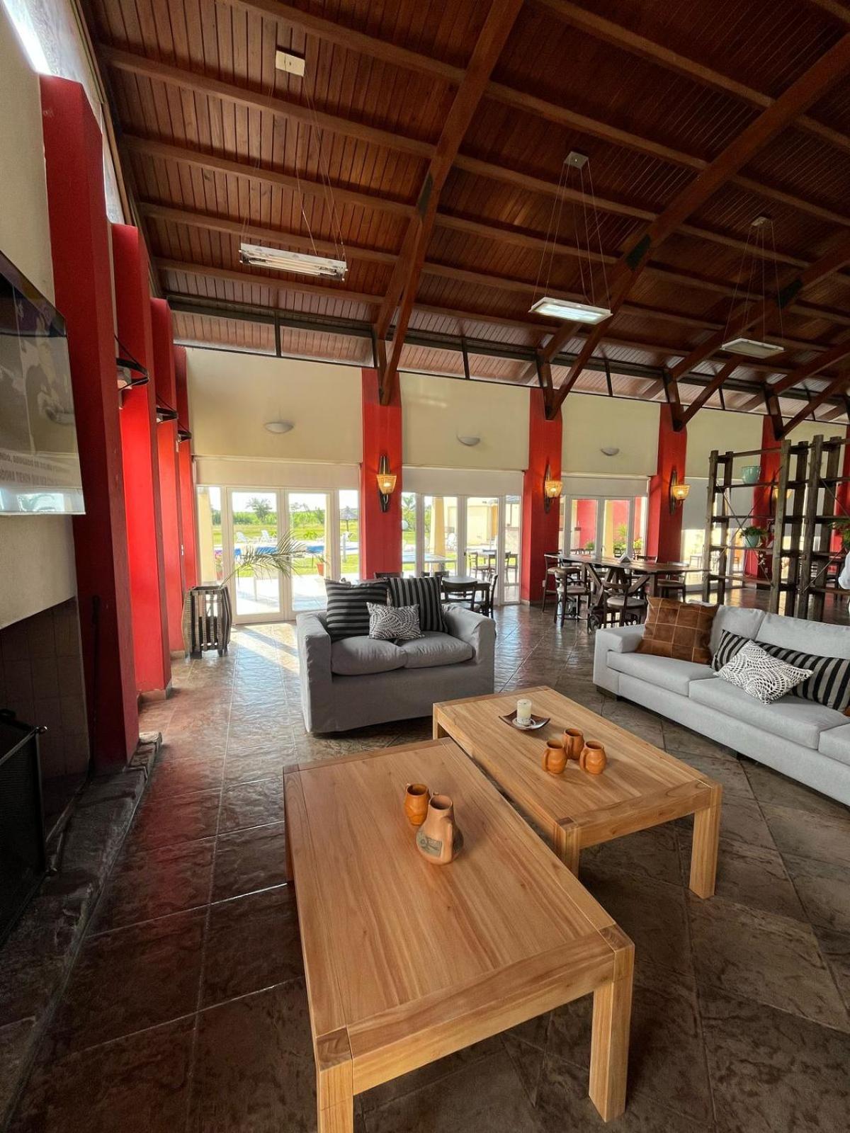Howard Johnson Inn Rosario De La Frontera Zewnętrze zdjęcie