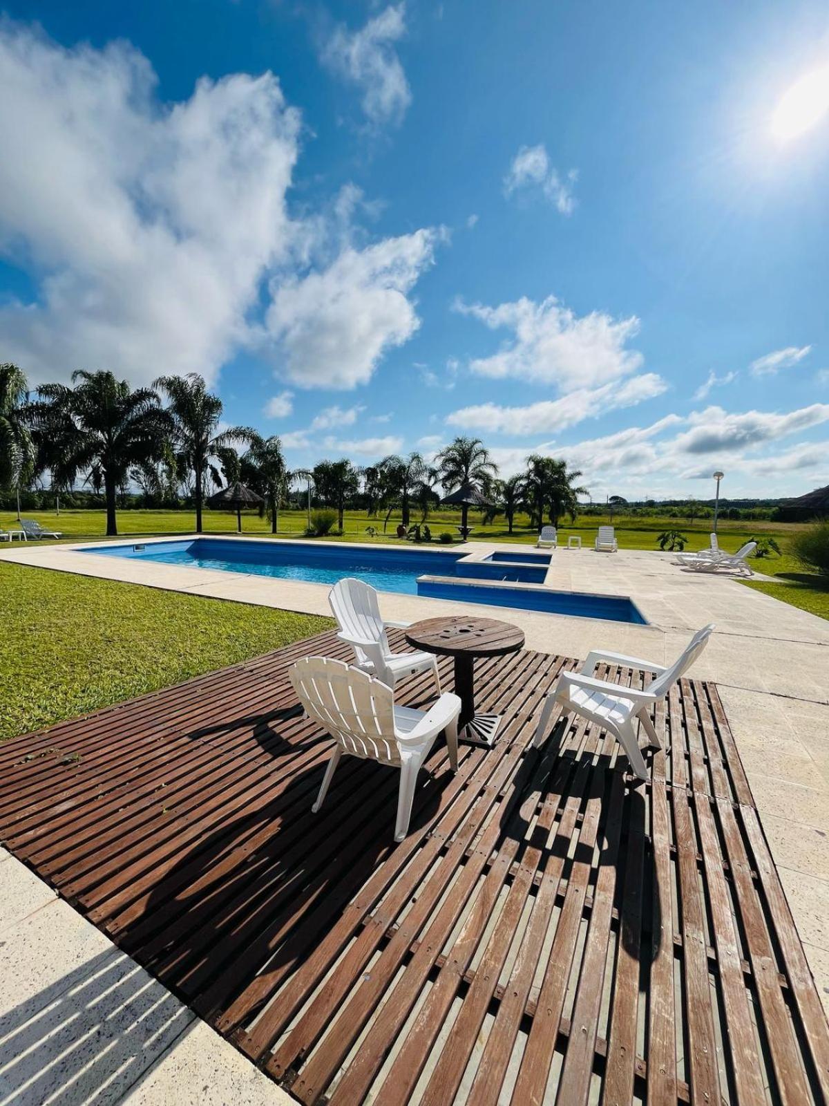 Howard Johnson Inn Rosario De La Frontera Zewnętrze zdjęcie