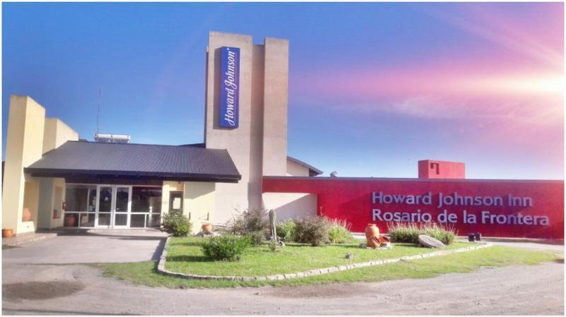 Howard Johnson Inn Rosario De La Frontera Zewnętrze zdjęcie